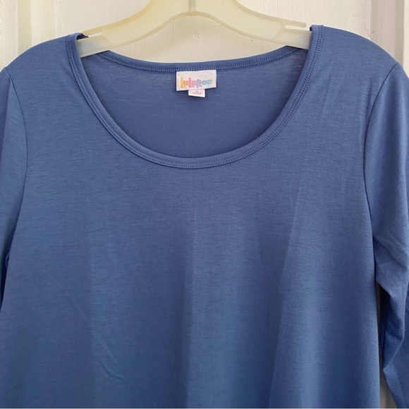LuLaRoe LYNNAE Dusty Blue Long Sleeve Size Hi-Low Hem Size SMALL - Picture 3 of 4